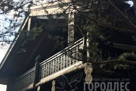 Декор балкона в русском стиле. Фото 1