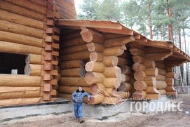 ГК "Городлес" - строительство деревянных бань из бревна кедра от 60 см